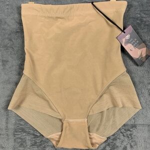 Honey Love Super Power Brief Nude Sand Shapewear Size Small (NWOT)
